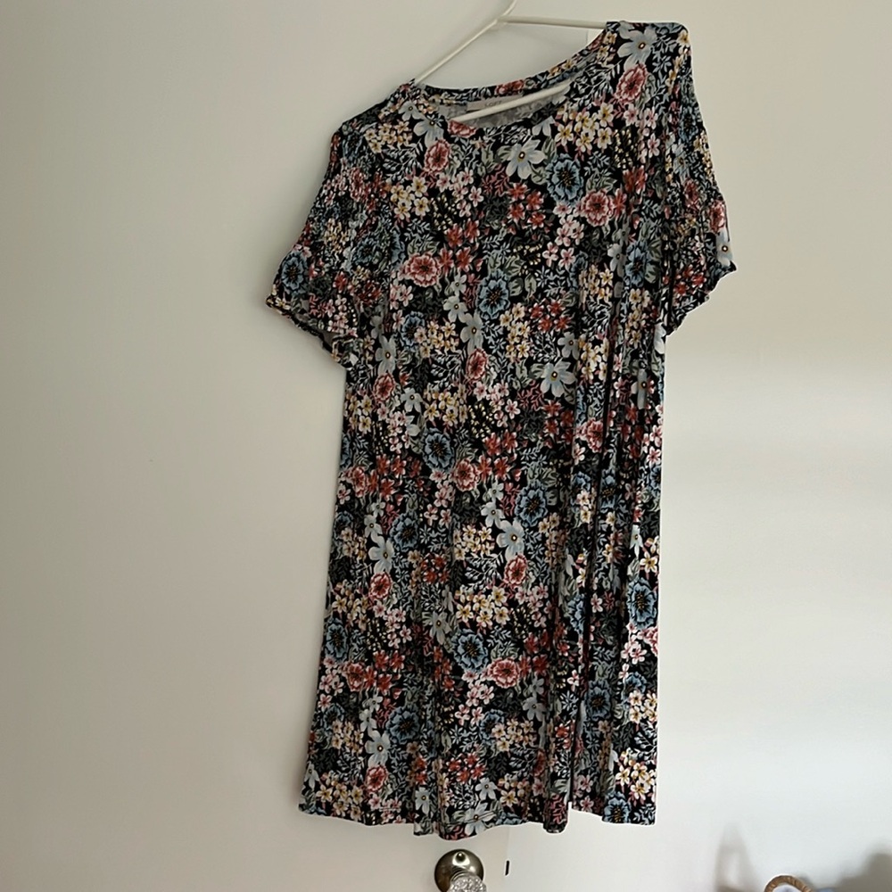 Beautiful flowy floral cotton dress